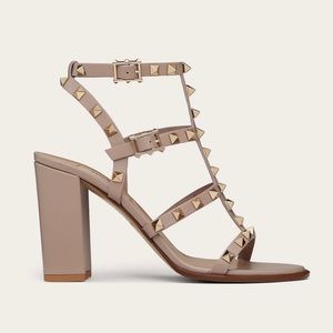 Valentino Garavani Rockstud sandal in poudre calfskin leather 90mm